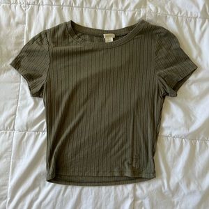 Olive green cropped tee